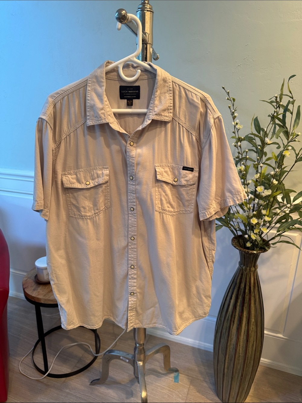 Lucky Brand Light Beige Short-Sleeve Button-Up Shirt
